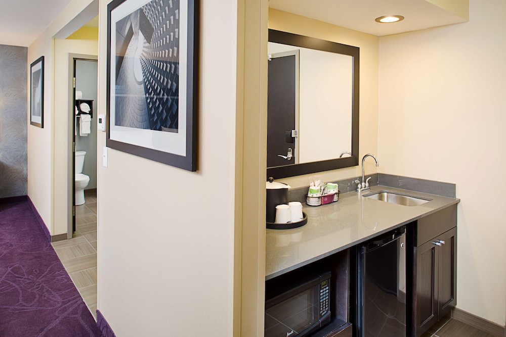 Hampton Inn & Suites Lansing West - photo 13
