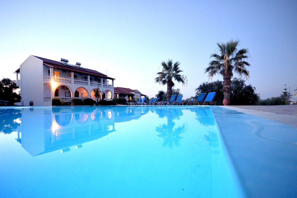 Stefanos Resort - last minute hotel in Corfu