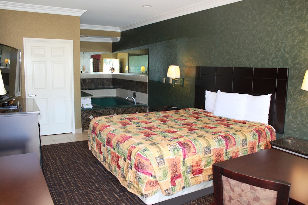 Crystal Inn Suites & Spas - photo 6