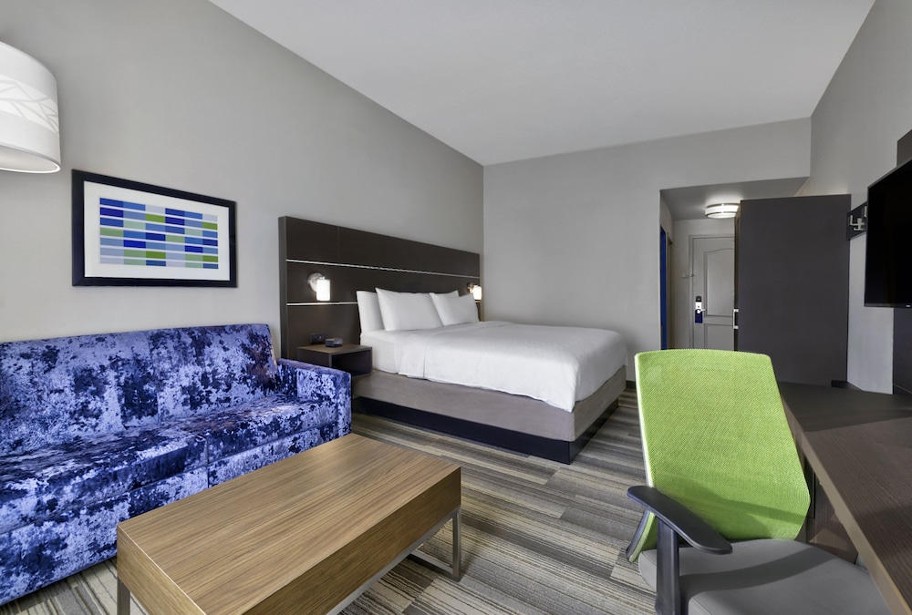 Holiday Inn Express Hotel & Suites Kansas City Grandview by IHG - photo 11