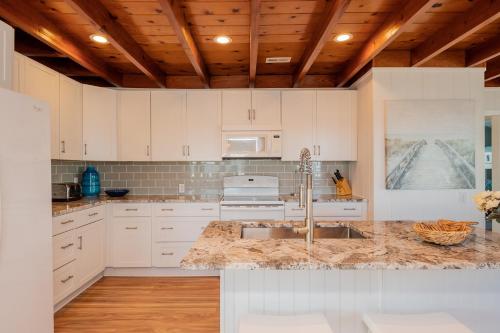 A Little Nauti by Oak Island Accommodations - photo 8