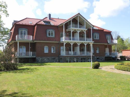 Villa Seegarten — 4-Star Luxury Hotel in Ostseebad Boltenhagen, Germany