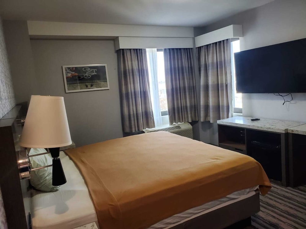 The Essence Hotel At Jfk - photo 4