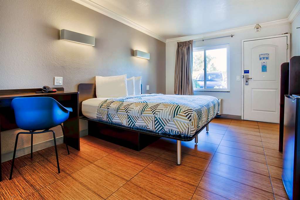 Motel 6 Menifee CA - photo 7