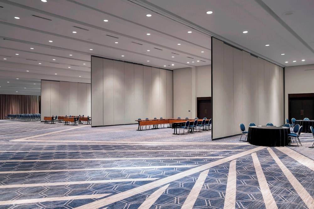 Sheraton Norfolk Waterside Hotel - photo 38
