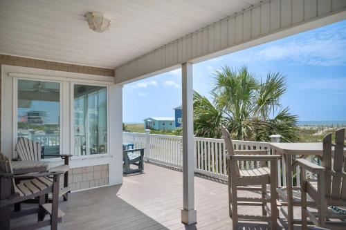 Footprints In The Sand by Oak Island Accommodations - photo 50