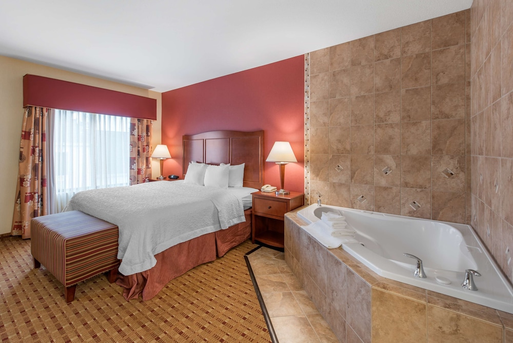 Hampton Inn & Suites Arcata - photo 40