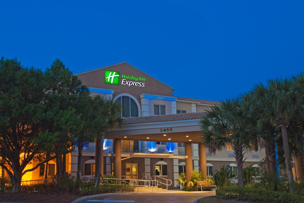 Holiday Inn Express Suites West Palm Beach Metrocentre By Ihg — West Palm Beach