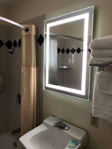 Monticello Motel - photo 21