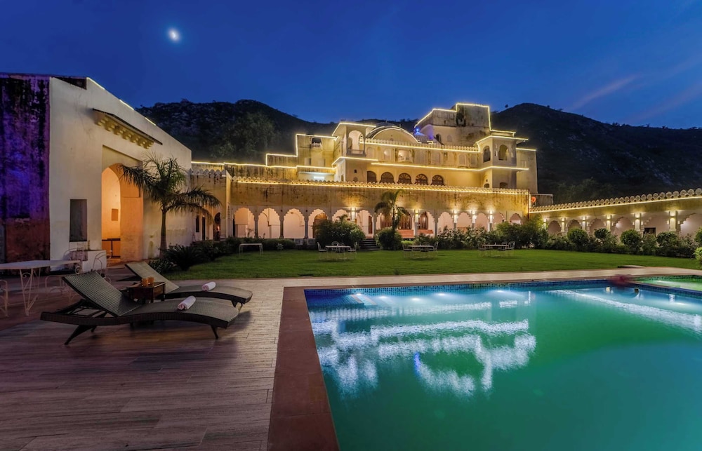 Khawa Palace And Resort — Dausa