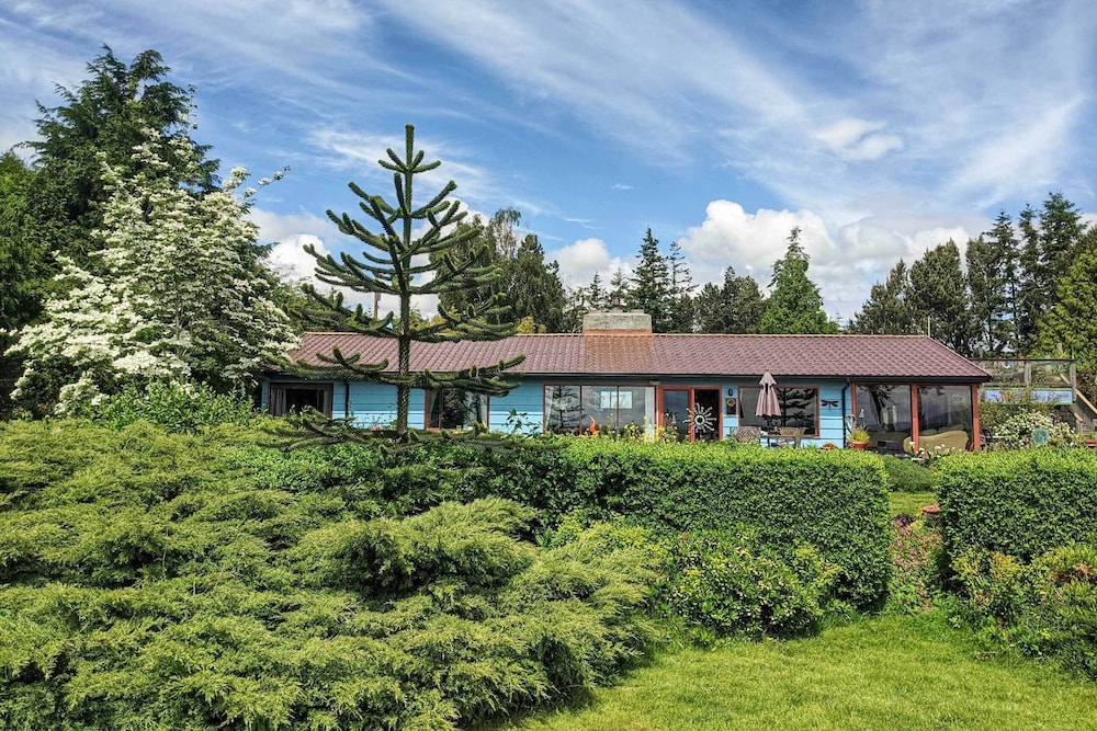 Private Waterfront Bellingham Estate in Bellingham, United States