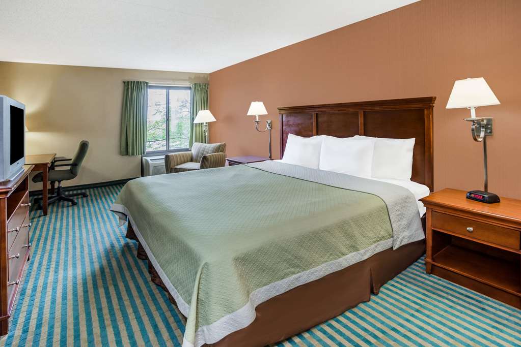 Days Inn by Wyndham Westminster - photo 12
