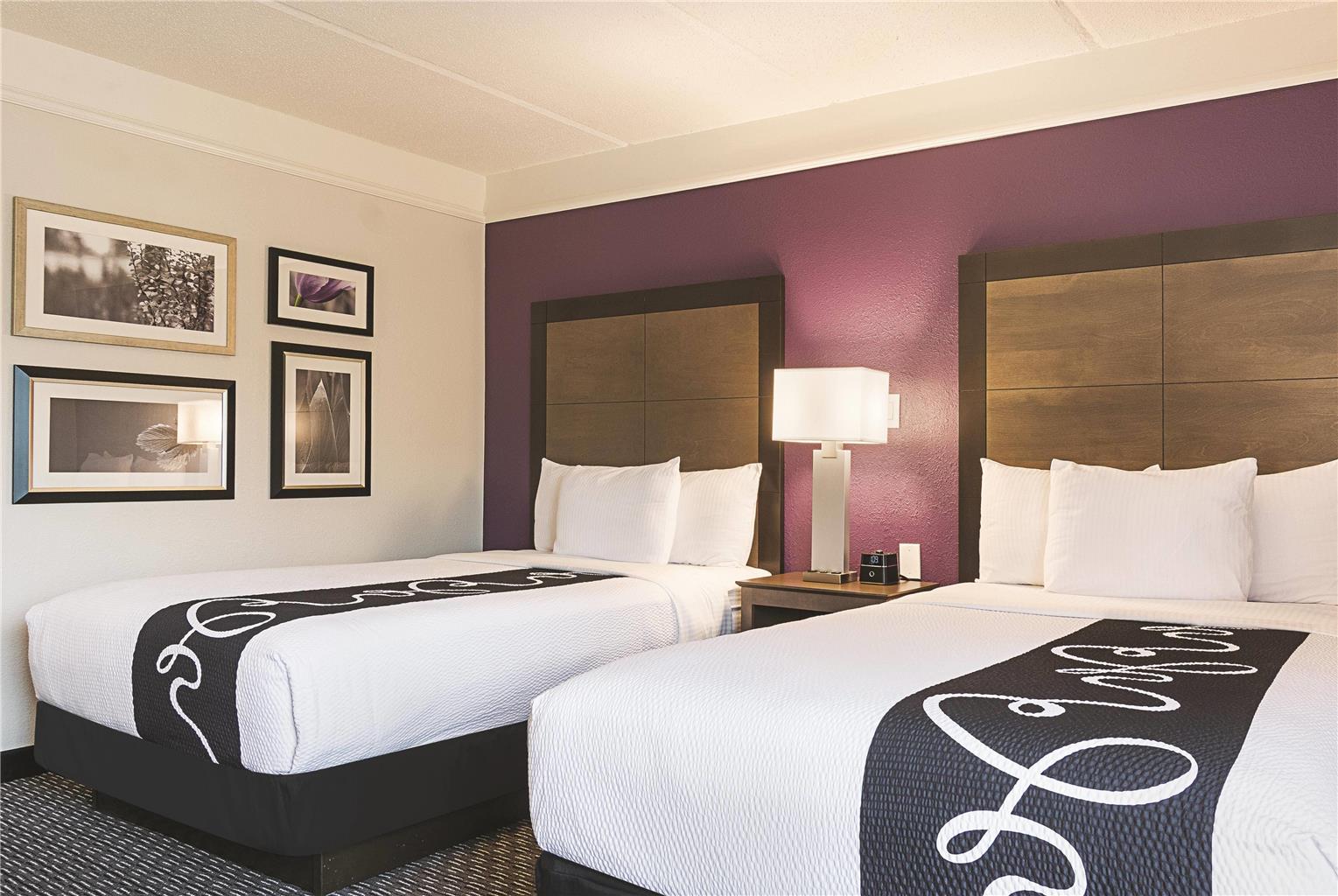 La Quinta Inn & Suites by Wyndham Atlanta Perimeter Medical - photo 18