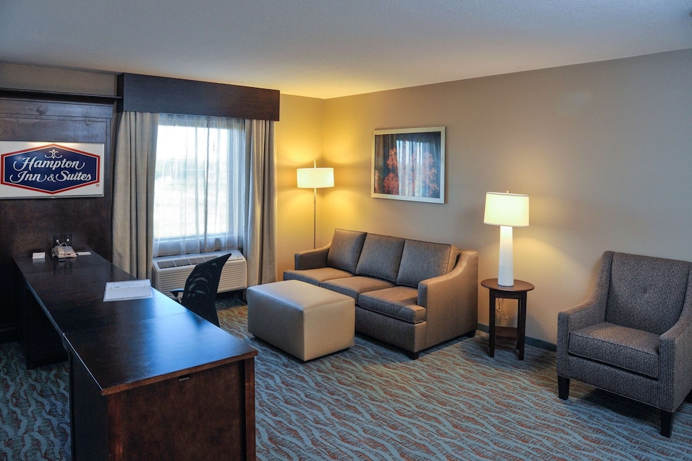 Hampton Inn & Suites Gulfport I 10 - photo 36