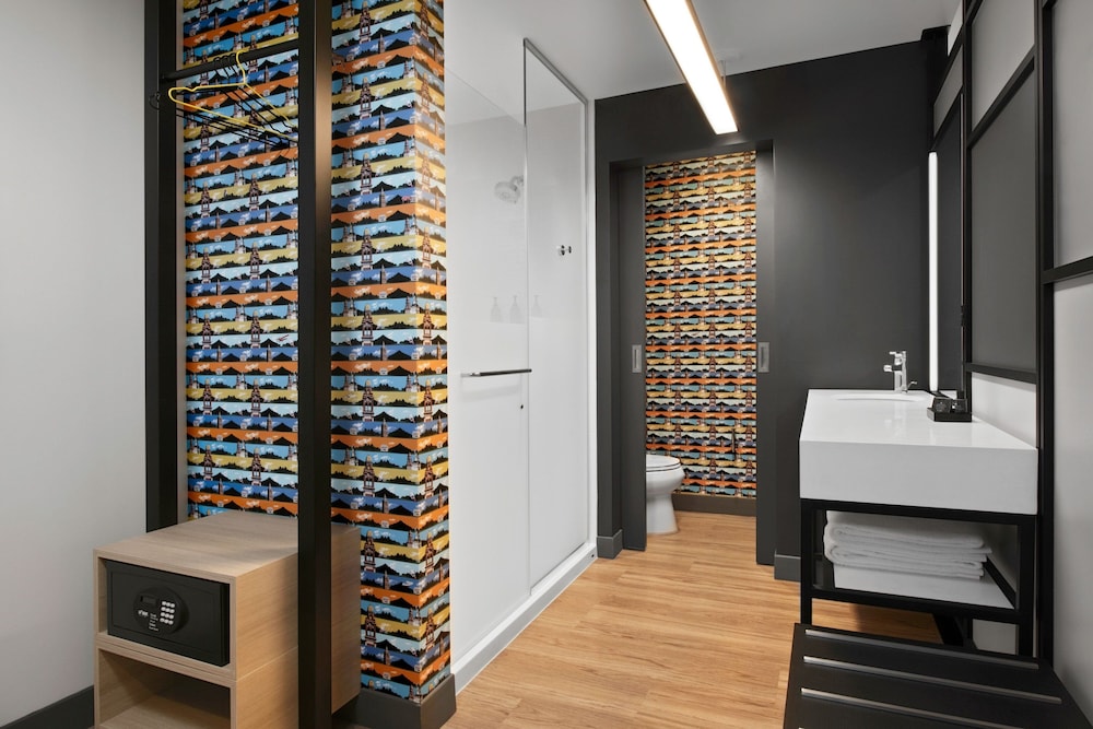 Aloft Kansas City Country Club Plaza - photo 17