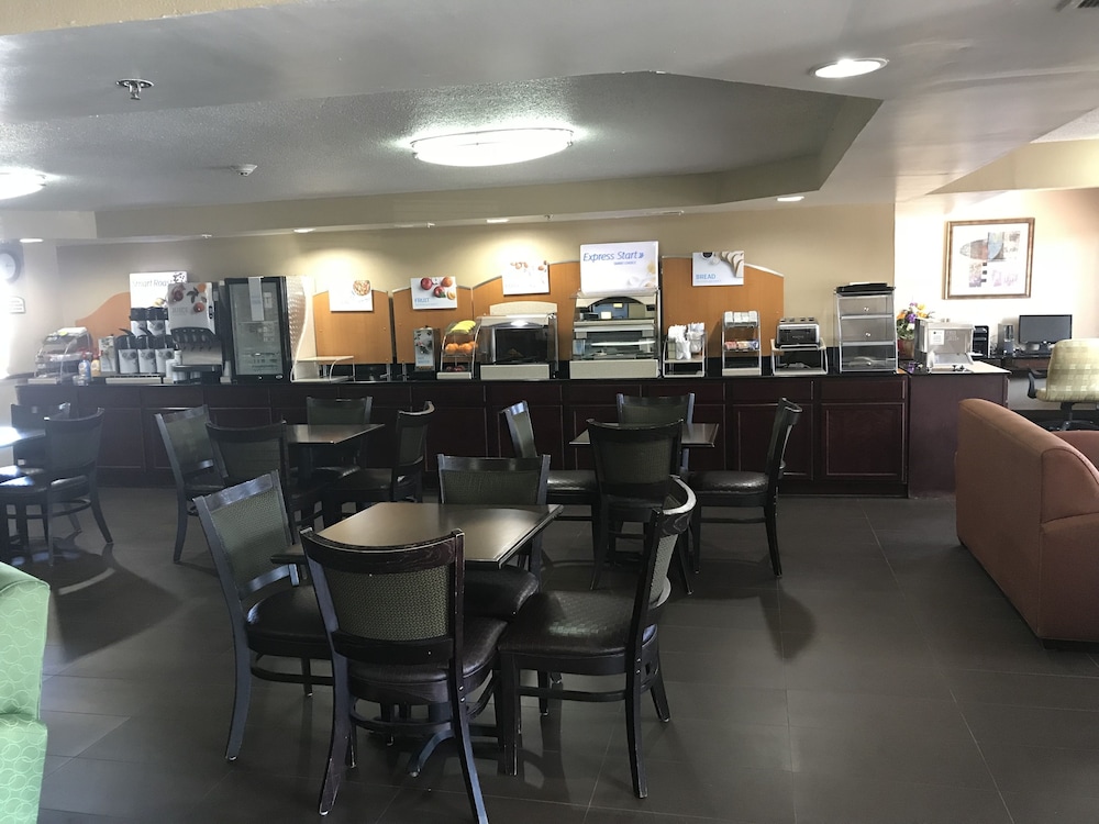 Holiday Inn Express London by IHG - photo 47