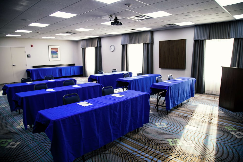 Hampton Inn & Suites Sharon - photo 81