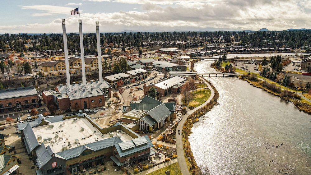 TownePlace Suites by Marriott Bend - photo 35