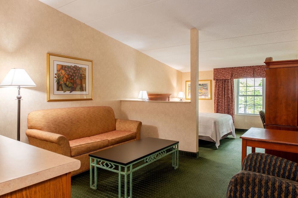 White River Inn and Suites - photo 36