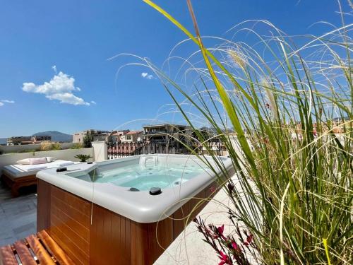 Home Avenue Luxury Townhouse — 4-Star Luxury Hotel in Olbia, Italy