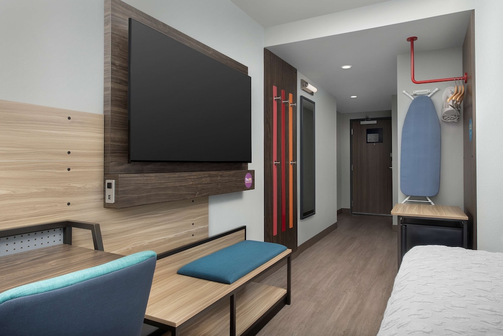 Home2 Suites by Hilton Miami Airport South Blue Lagoon - photo 16