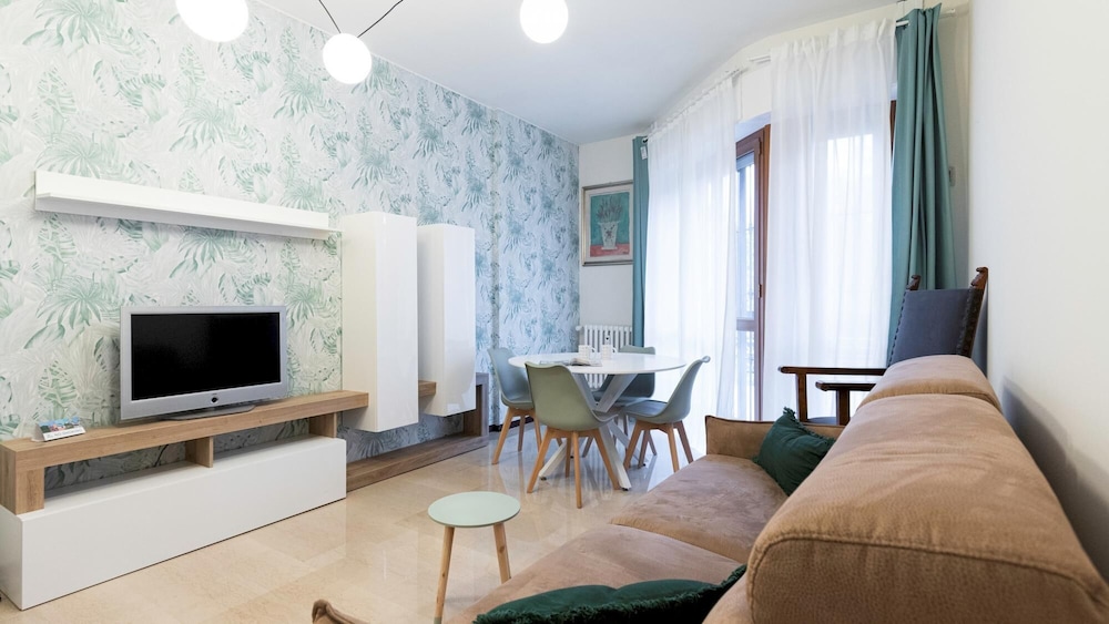 Italianway Uguzzone 21 — 4-Star Luxury Hotel in Milan, Italy