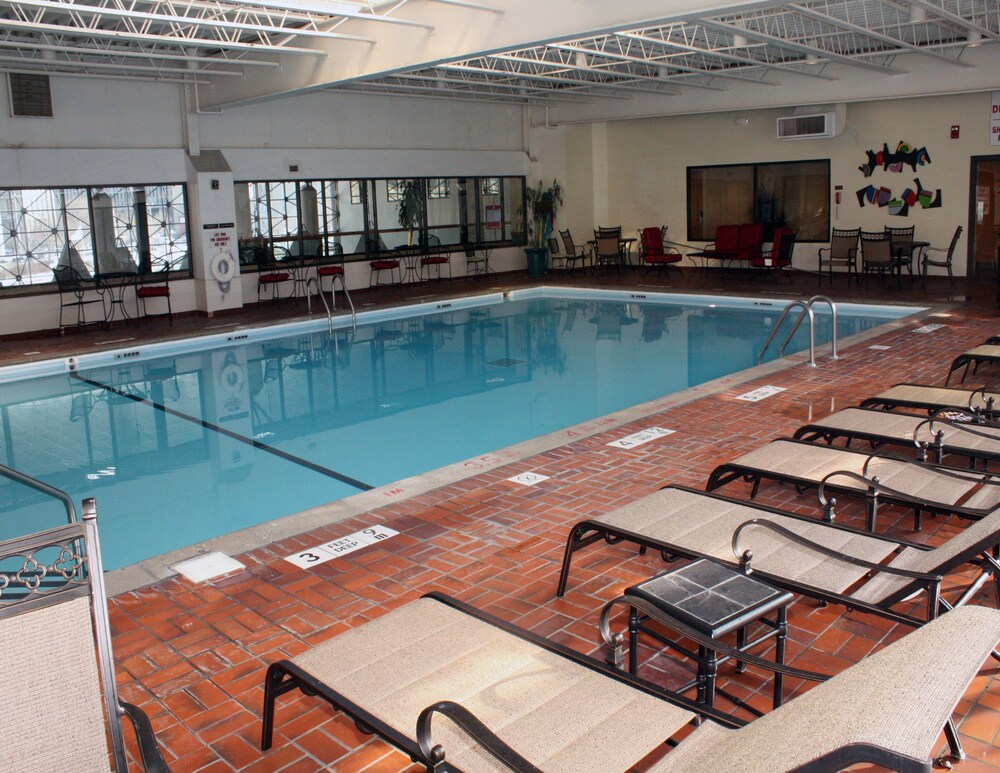 Buffalo Grand Hotel - photo 18