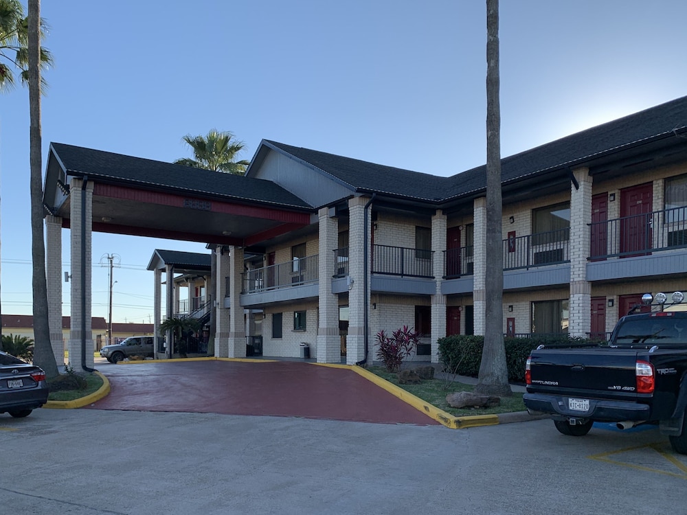 Americas Best Value Inn Houston Hobby Airport - photo 18
