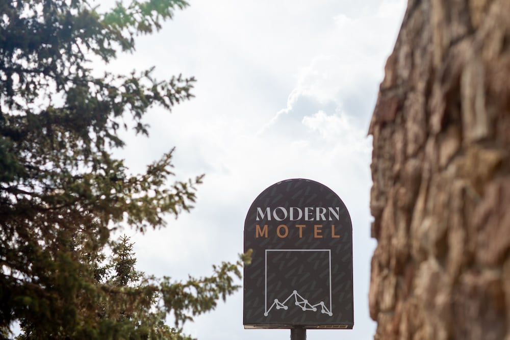 Modern Motel - photo 30