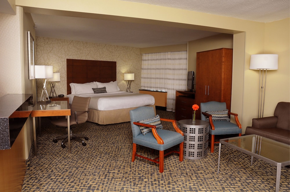 Holiday Inn Raleigh Downtown - photo 10