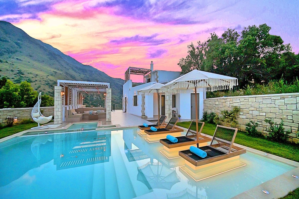Blue Lake Villa — 4-Star Luxury Hotel in Georgioupolis, Greece