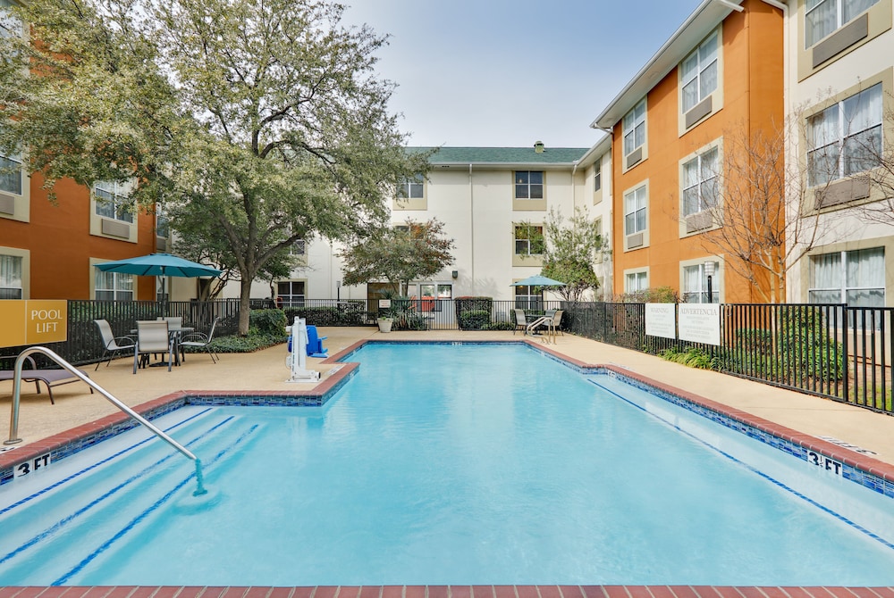 Candlewood Suites Market Center by IHG - photo 18