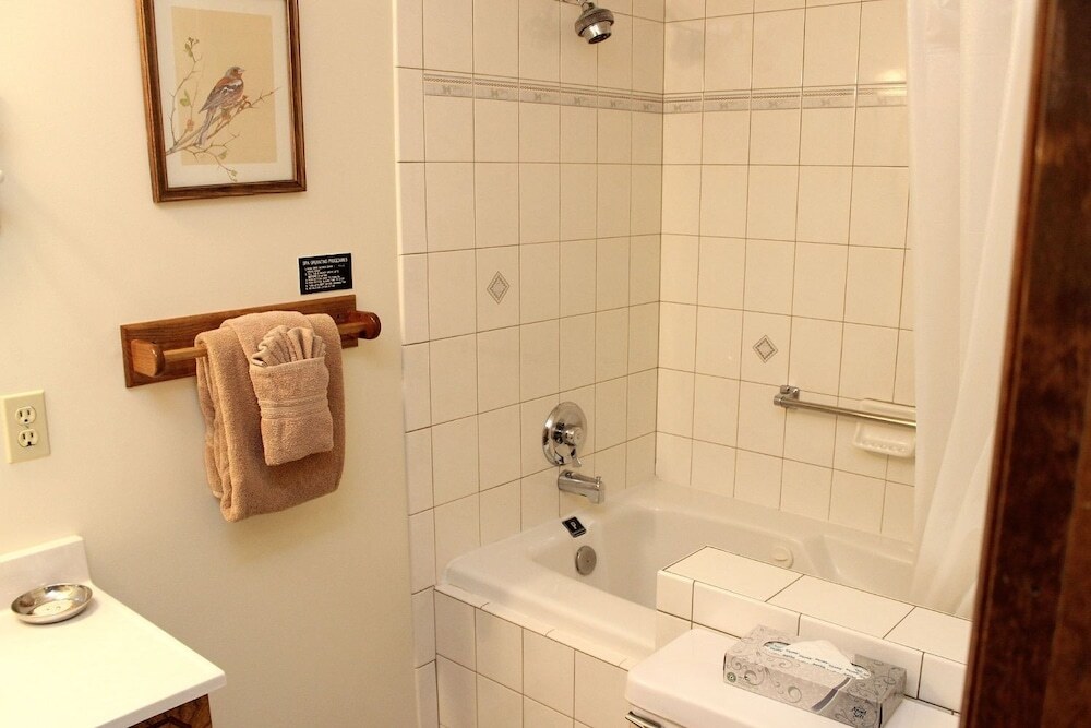 Sunnyside Knoll Resort - photo 7