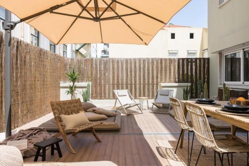 Dujal 2 bedrooms and terrace in Lapa — 4-Star Luxury Hotel in Lisbon, Portugal