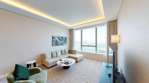 Hometown Apartments High Floor with Sea View 1 Bed Apt in Palm — 4-Star Luxury Hotel in Dubai, United Arab Emirates