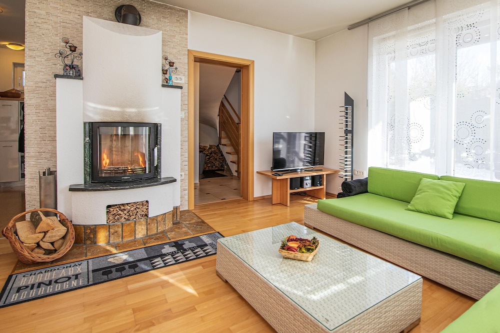 Sunny Weekend Sauna House Happy Rentals — 4-Star Luxury Hotel in Preserje Pri Radomljah, Slovenia