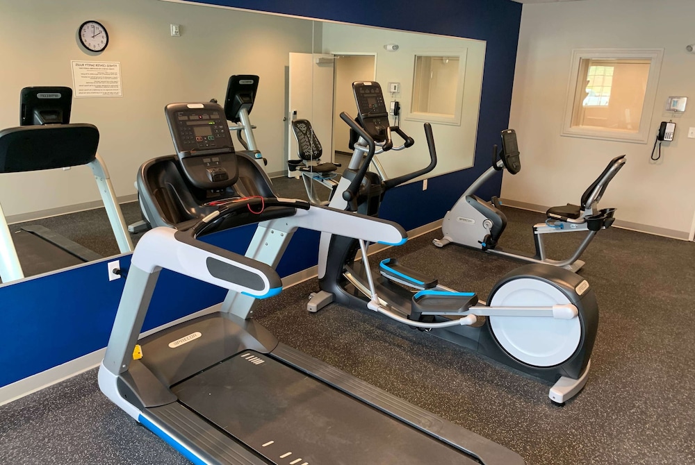 Microtel Inn & Suites by Wyndham Fountain Fort Carson - photo 29
