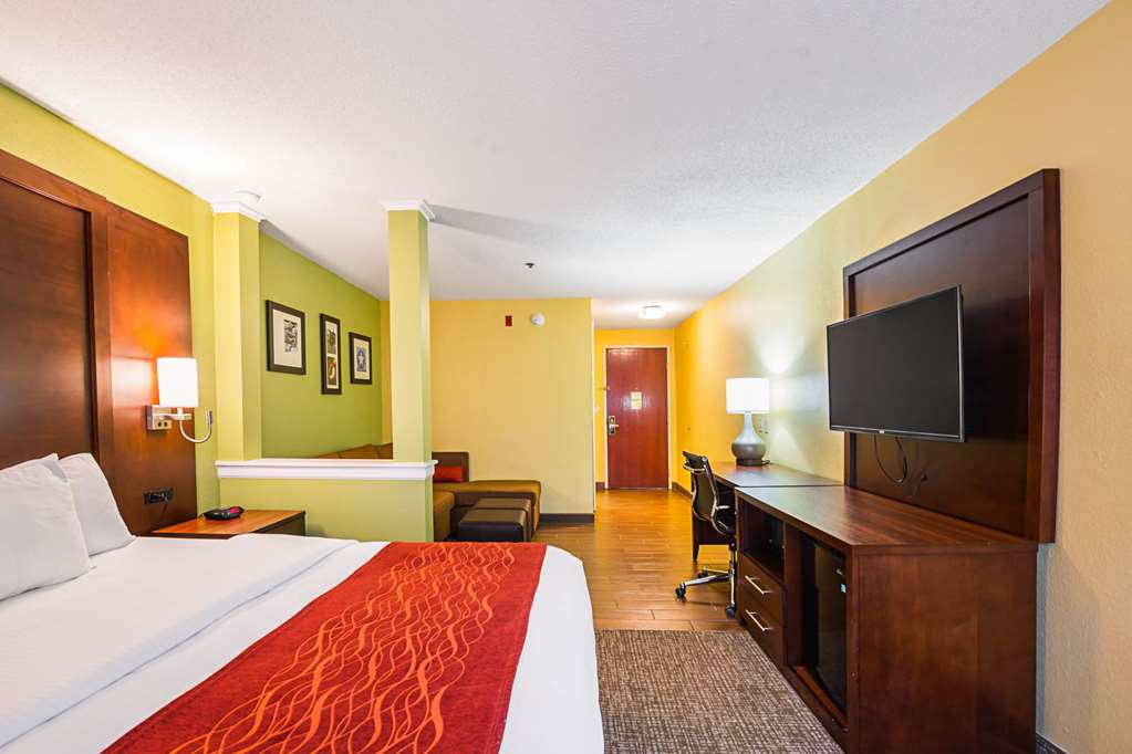 Comfort Inn & Suites Dayton Northwest Englewood - photo 16