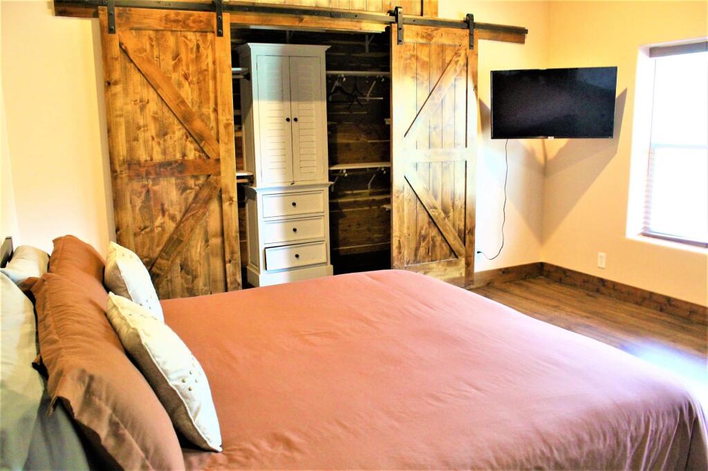 The Rustic Inn Family Friendly Near Fiesta Texas - photo 19
