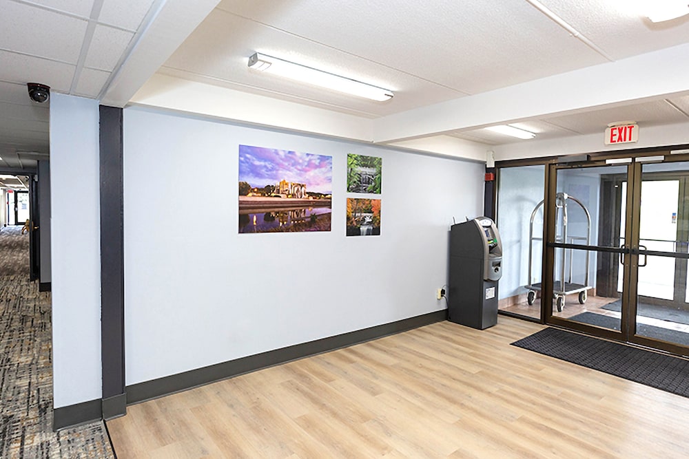 Coratel Inn & Suites by Jasper Mankato - photo 4