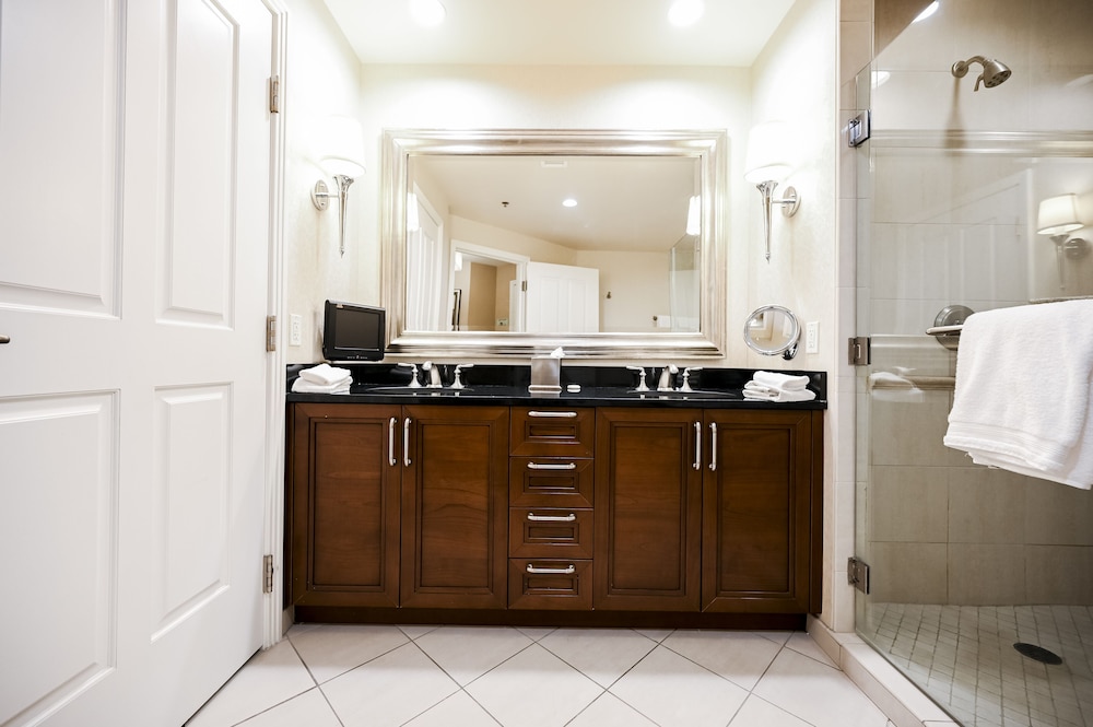 StripViewSuites at Signature - photo 201
