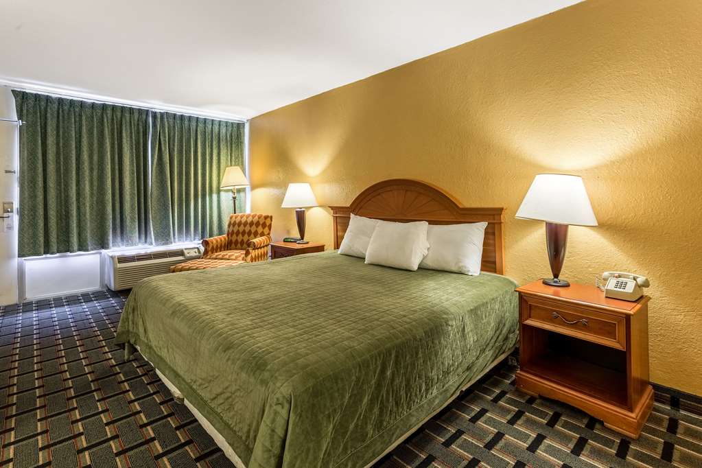 Rodeway Inn Denmark Jackson - photo 7