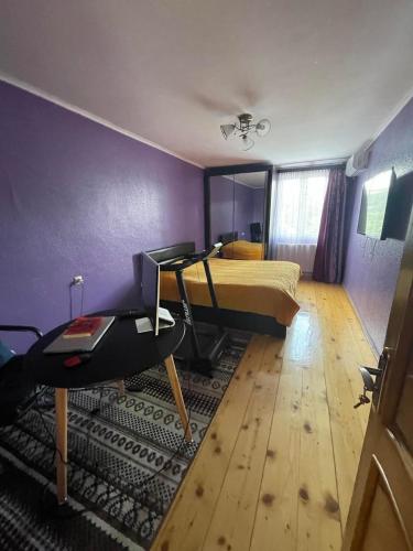 Isolated second floor for rent with separate kitchen and bathroom