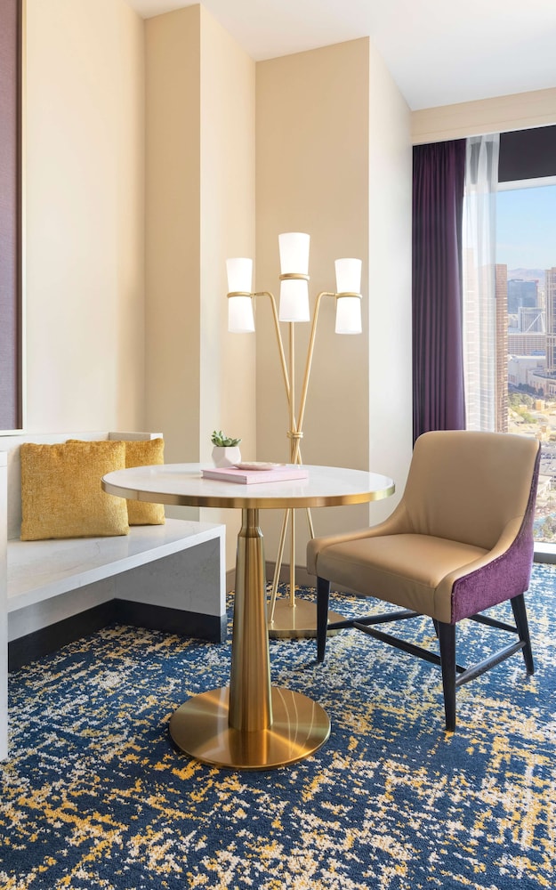 Las Vegas Hilton at Resorts World - photo 7