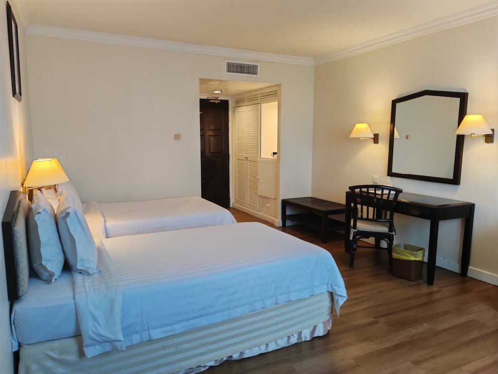 The Putra Regency Hotel — Kangar — photo 5