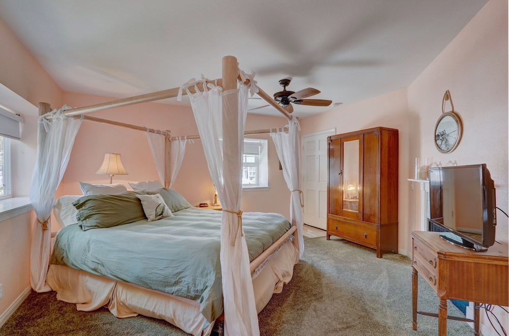 Pelican Cove Inn - photo 45