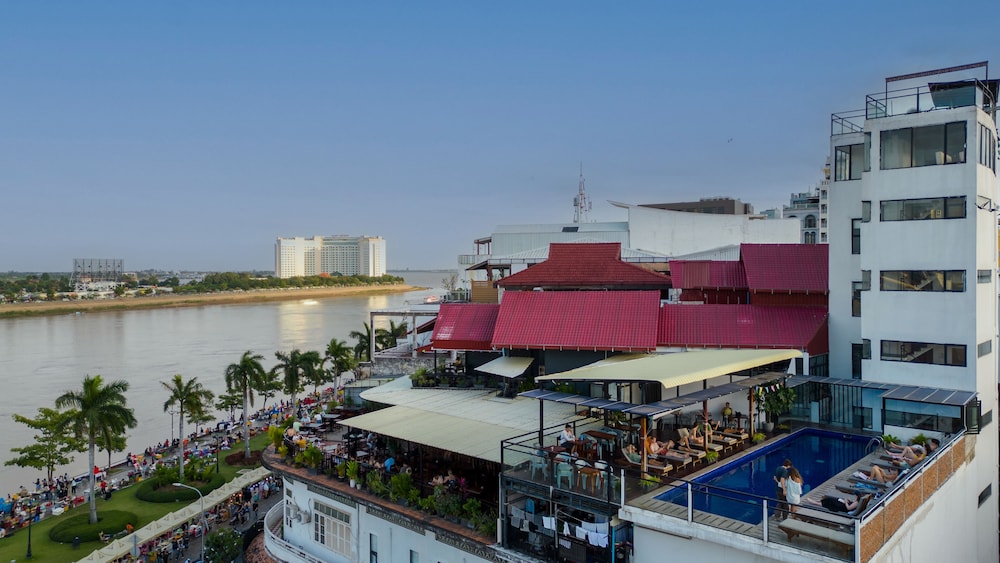 Onederz Phnom Penh - carbon neutral hotel in Phnom Penh