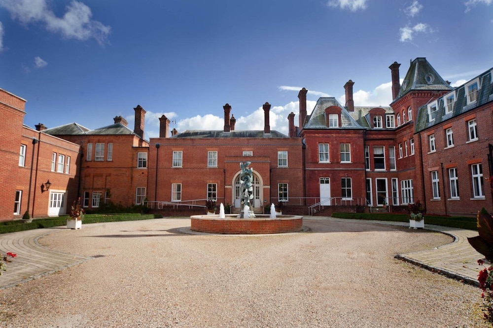 Champneys Tring - carbon neutral hotel in Tring