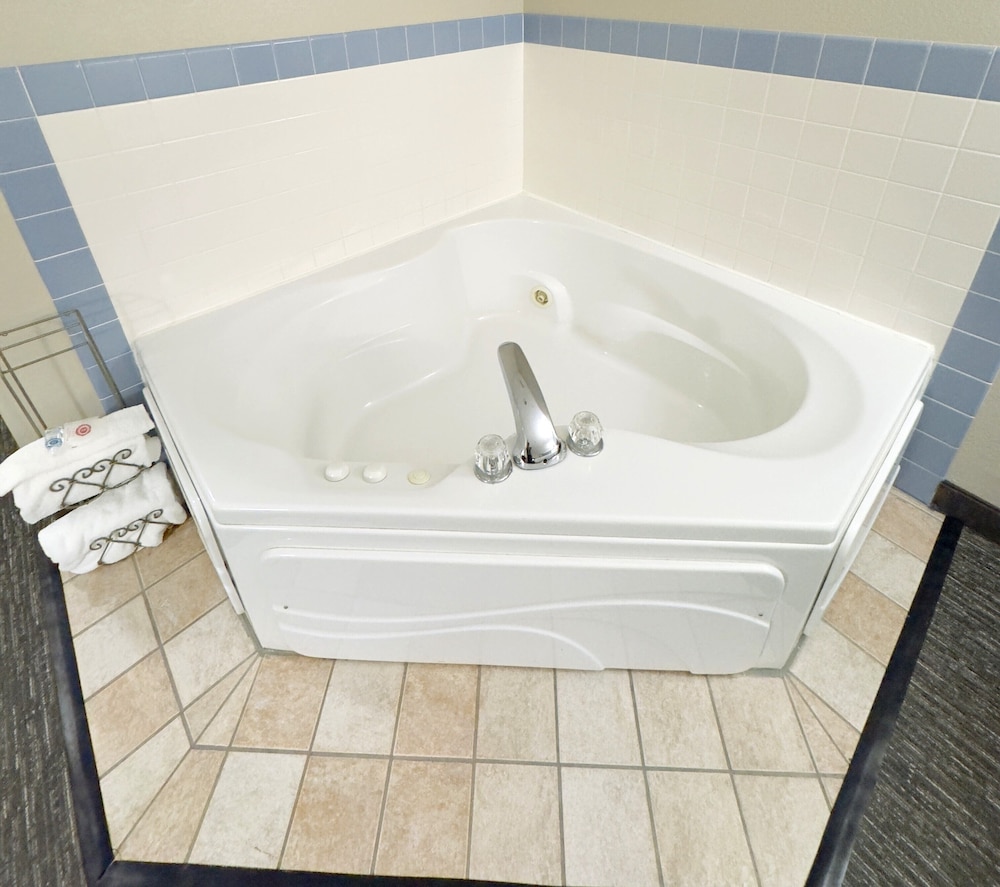 Country Trails Inn & Suites - photo 19