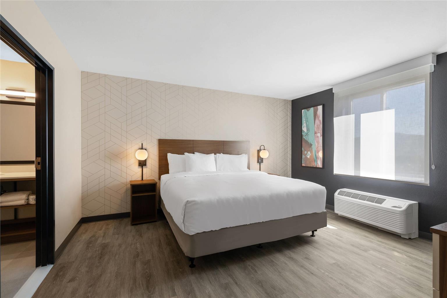 Everhome Suites Corona - photo 29